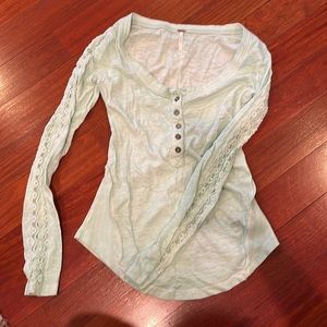 FREE PEOPLE | long sleeve top shirt mint EUC XS sleeve pattern blue green